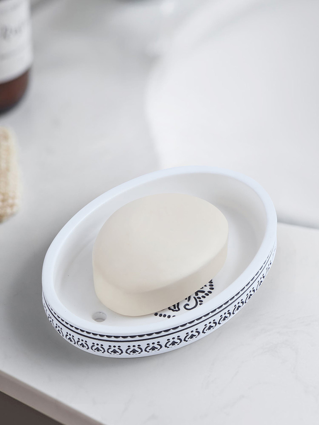 OBSESSIONS White & Black Self-Designed Soap Dish