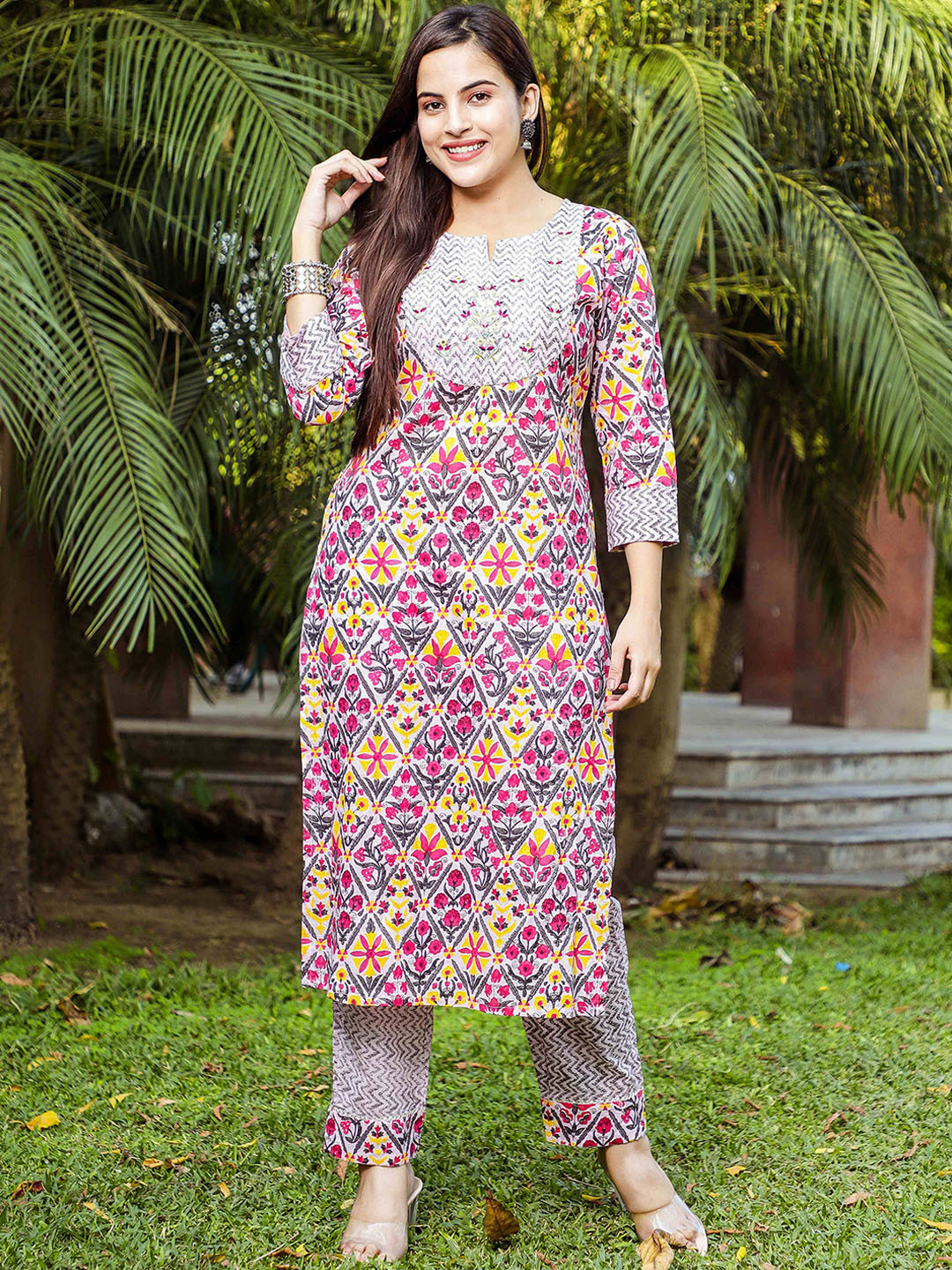 AVYCO Ethnic Motifs Printed Mirror Work Kurta with Trousers