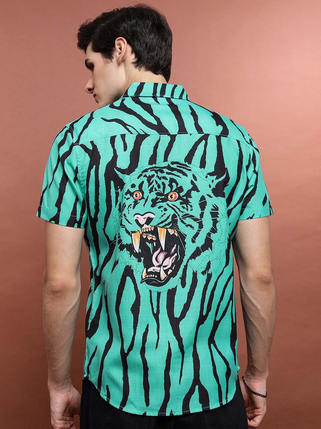 HIGHLANDER Bengal Stripes Short Sleeves Oversized Casual Shirt