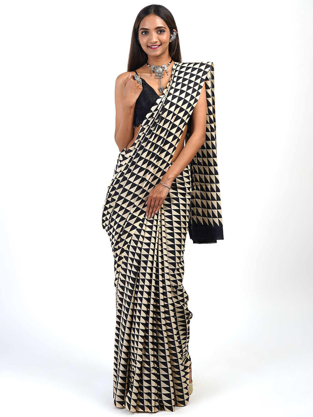 TEEJH Geometric Printed Pure Cotton Saree