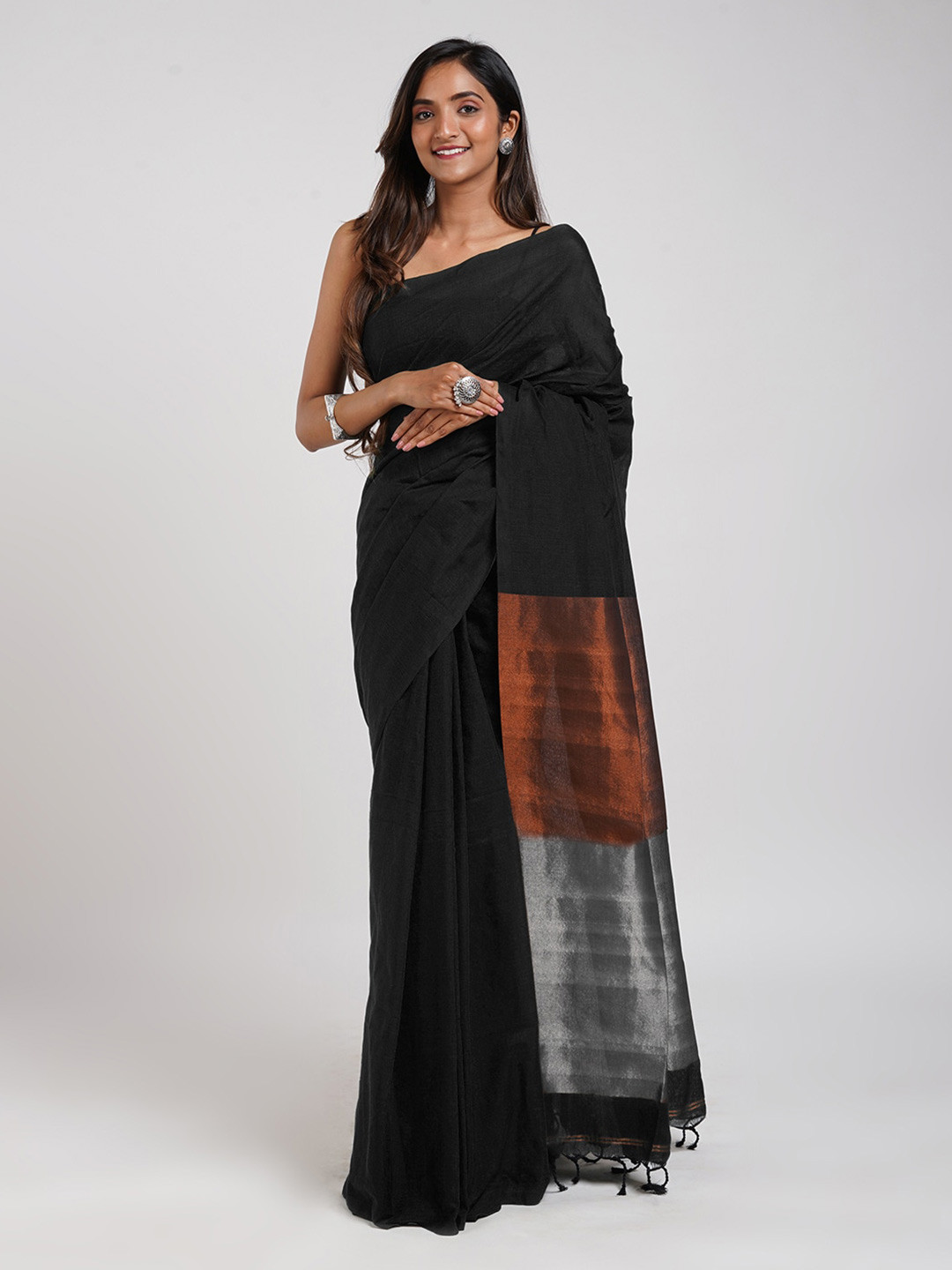 TEEJH Black Zari Detail Pure Cotton Saree