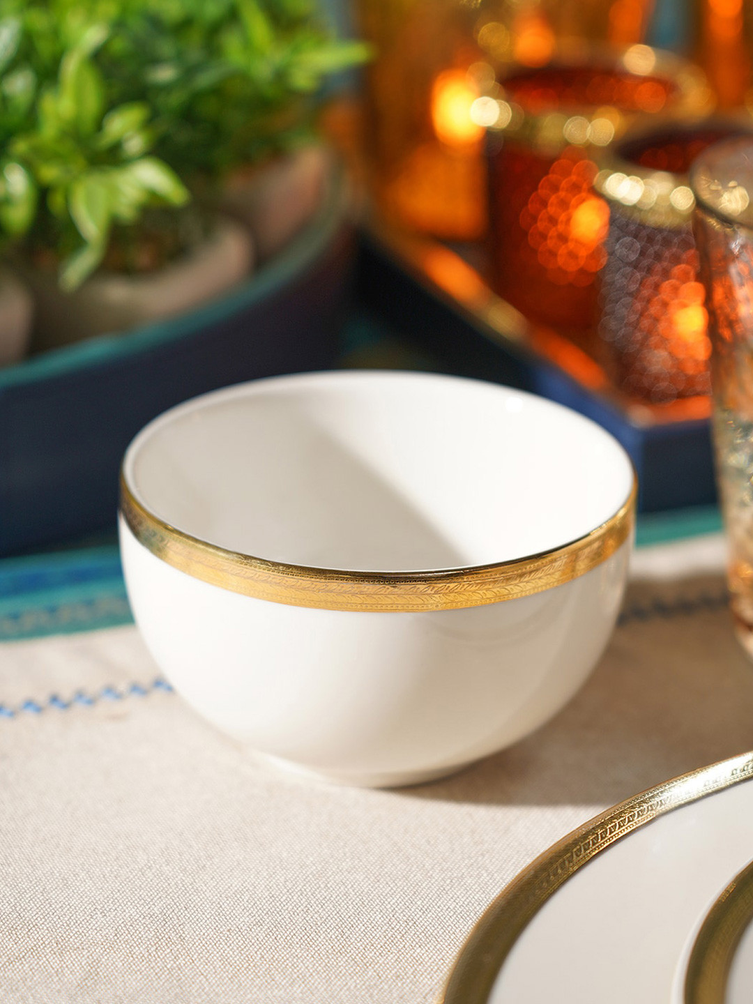 Pure Home and Living White & Gold-Toned 2 Pieces Dishwasher Safe Ceramic Glossy Bowls