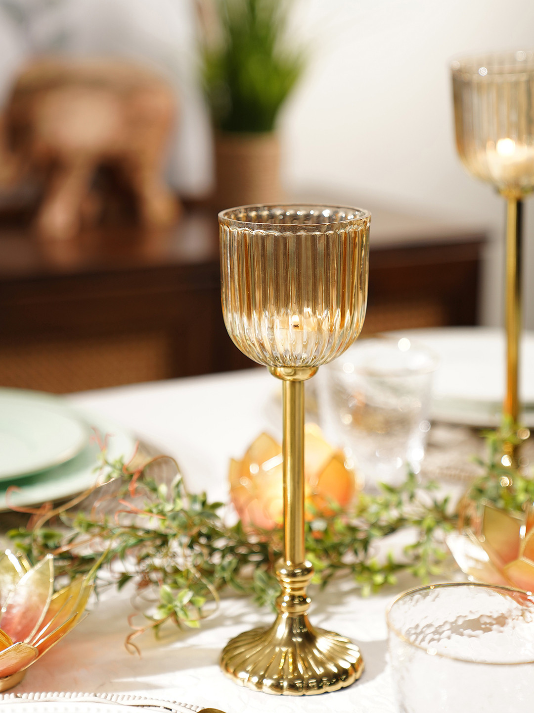 Pure Home and Living Brown & Gold-Toned Ribbed Glass Tall Hurricane Holder