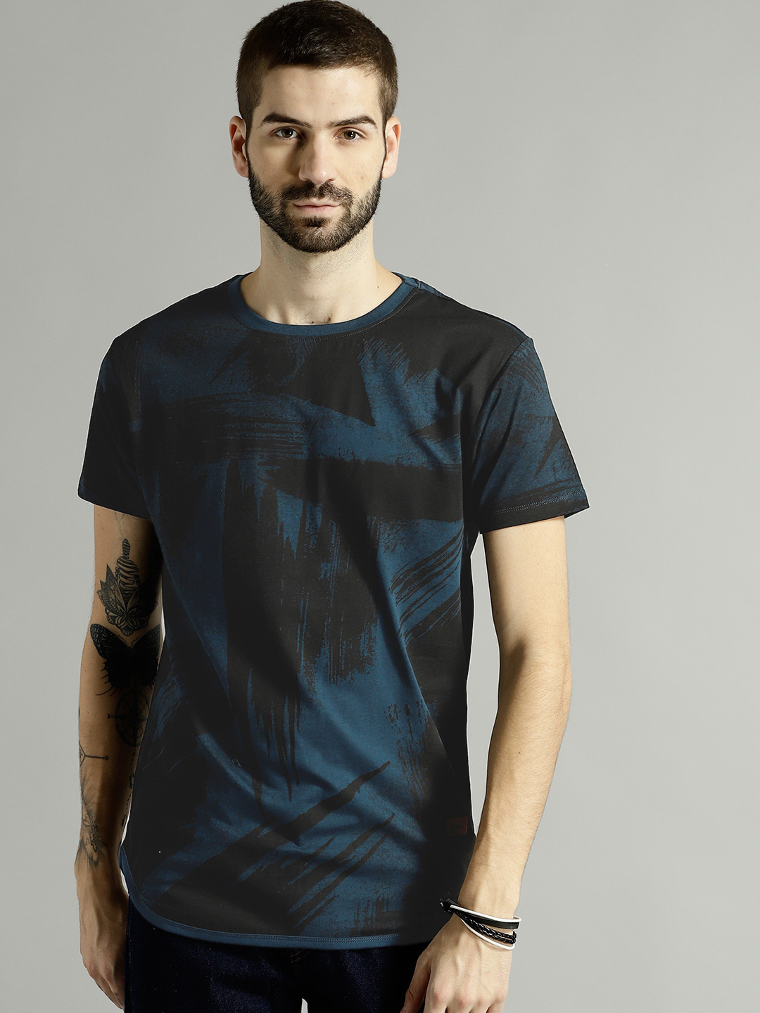 Roadster Men Black & Teal Blue Printed Round Neck T-shirt