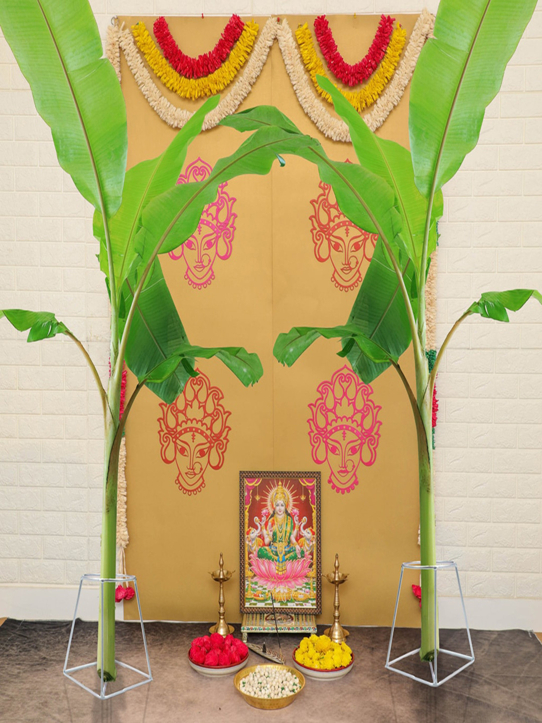 TRUSTBASKET Silver Toned 4 Pieces Metal Planters