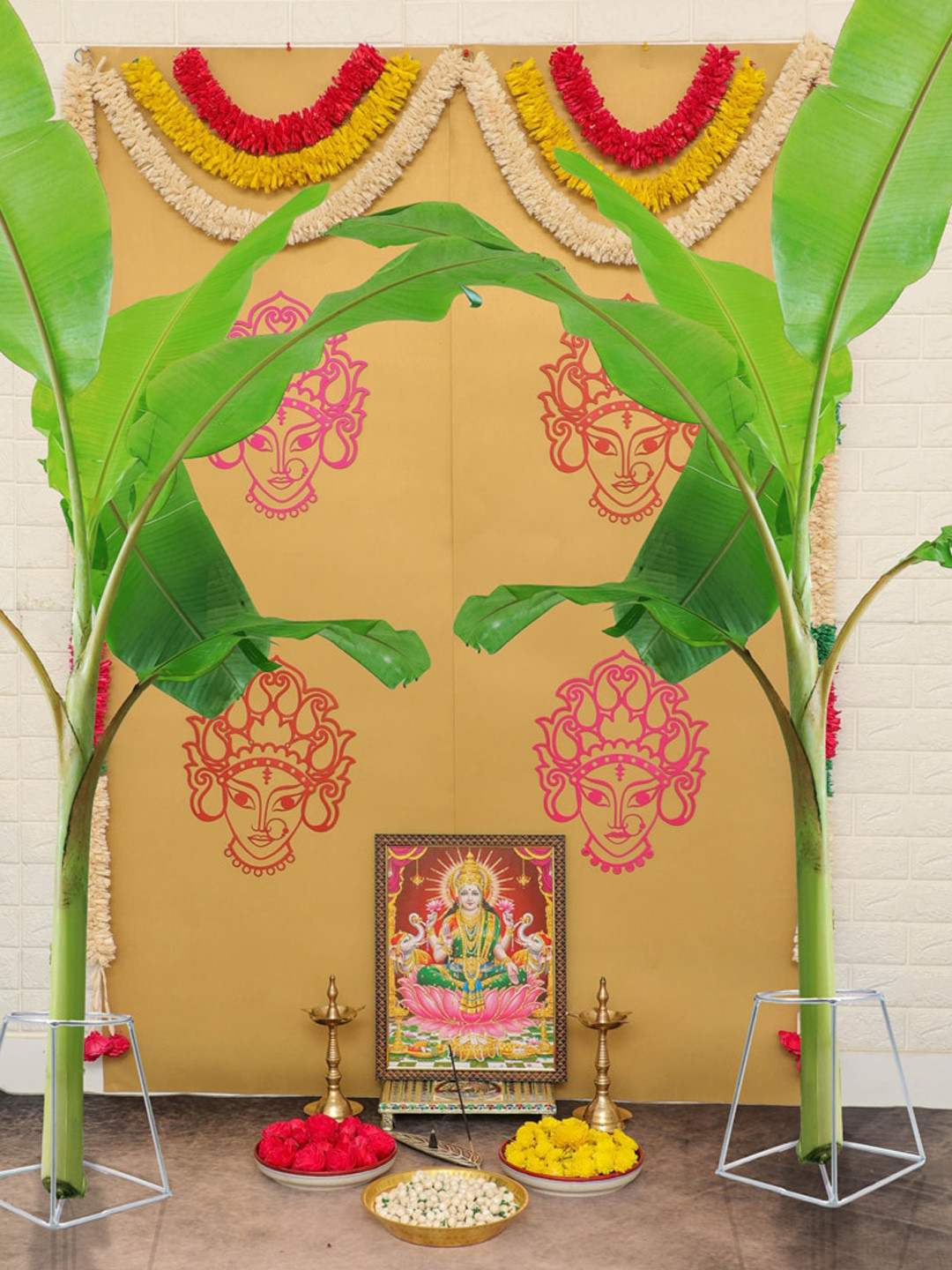 TRUSTBASKET Silver Toned 2 Pieces Metal Planters