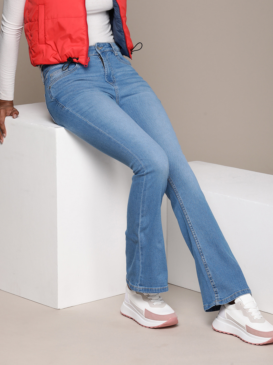 The Roadster Life Co. Women Skinny Flared Fit Light Fade Stretchable Jeans