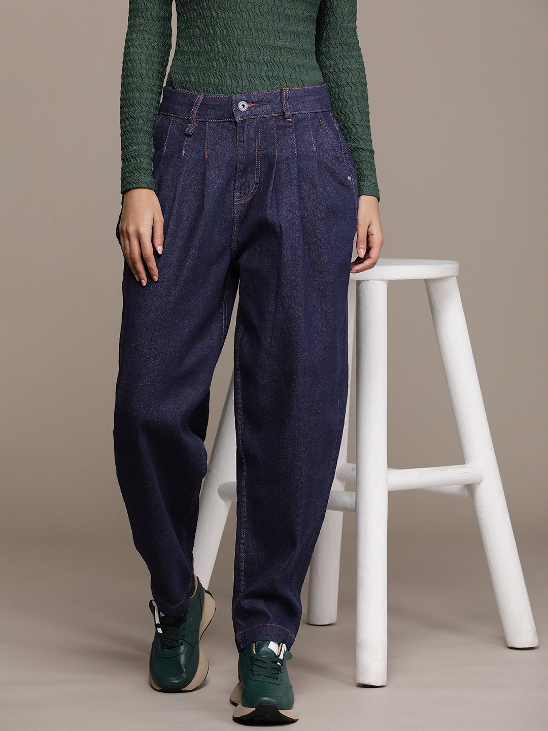 The Roadster Life Co. Women Slouchy Fit Pleated Stretchable Jeans