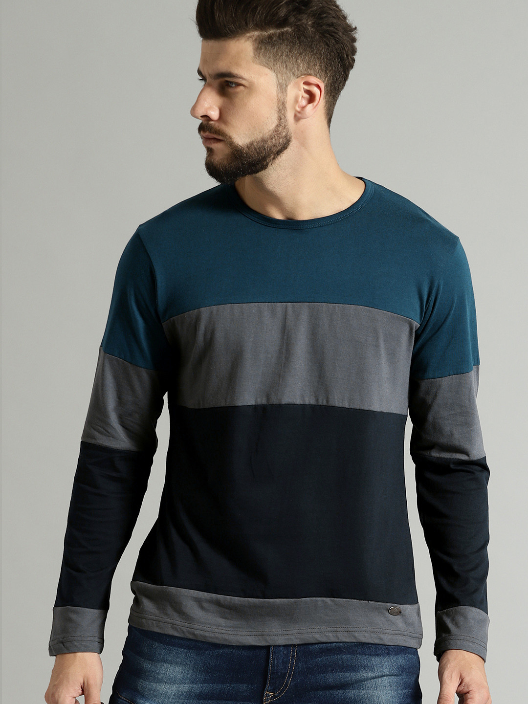 Roadster Men Charcoal Grey & Blue Colourblocked T-shirt