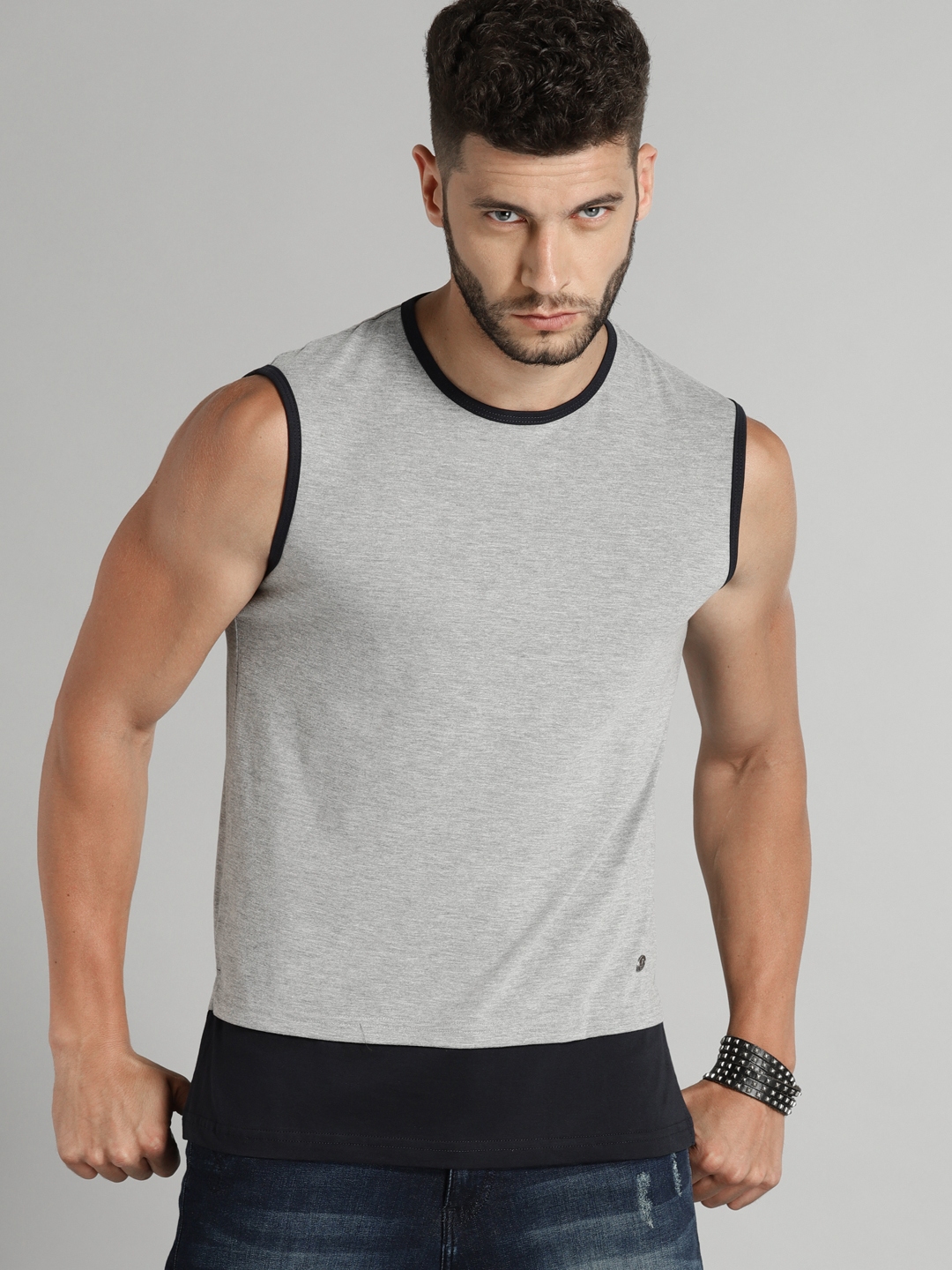 sleeveless t shirt mens myntra