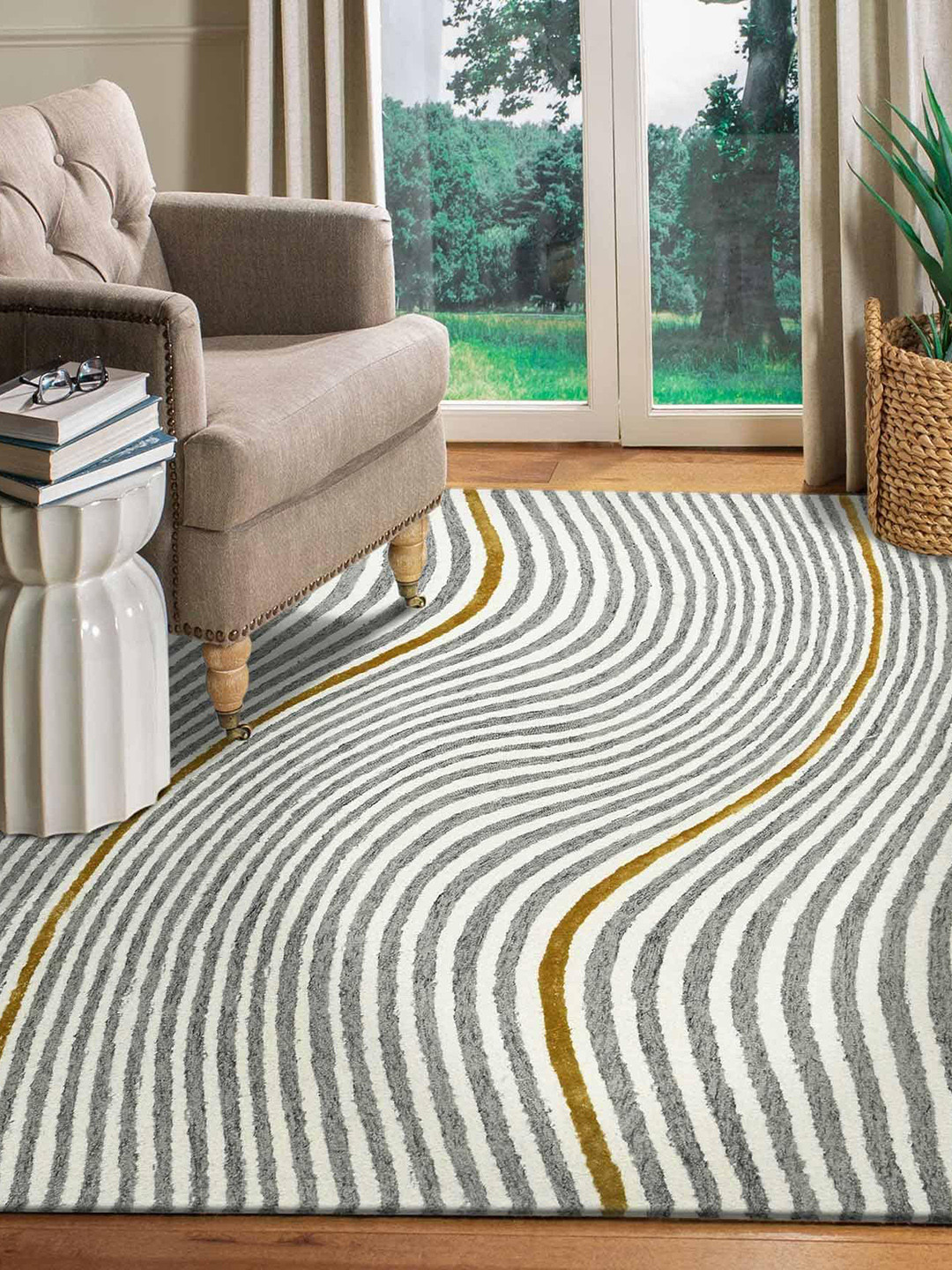 saraswatii global White & Grey Printed Rectangular Carpet