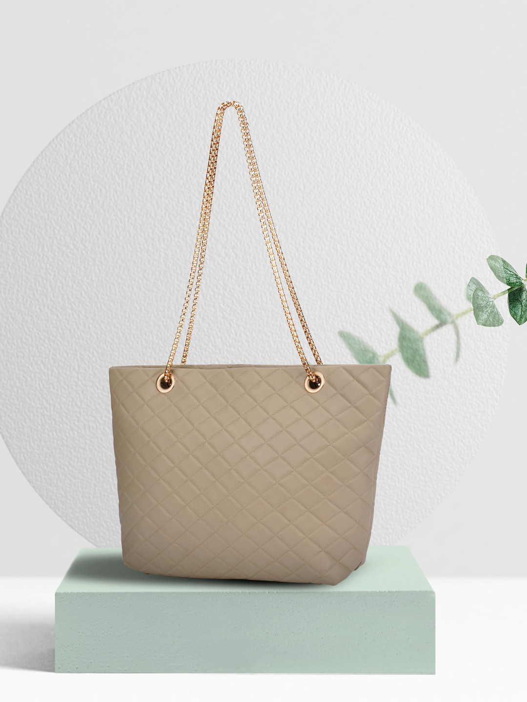 OsaiZ Structured Shoulder Bag with Quilted