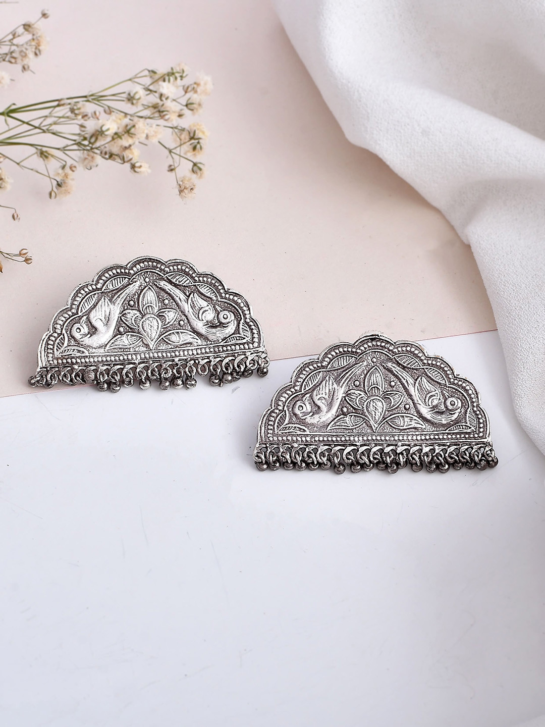 DASTOOR Silver-Plated Oxodise Contemporary Jhumkas