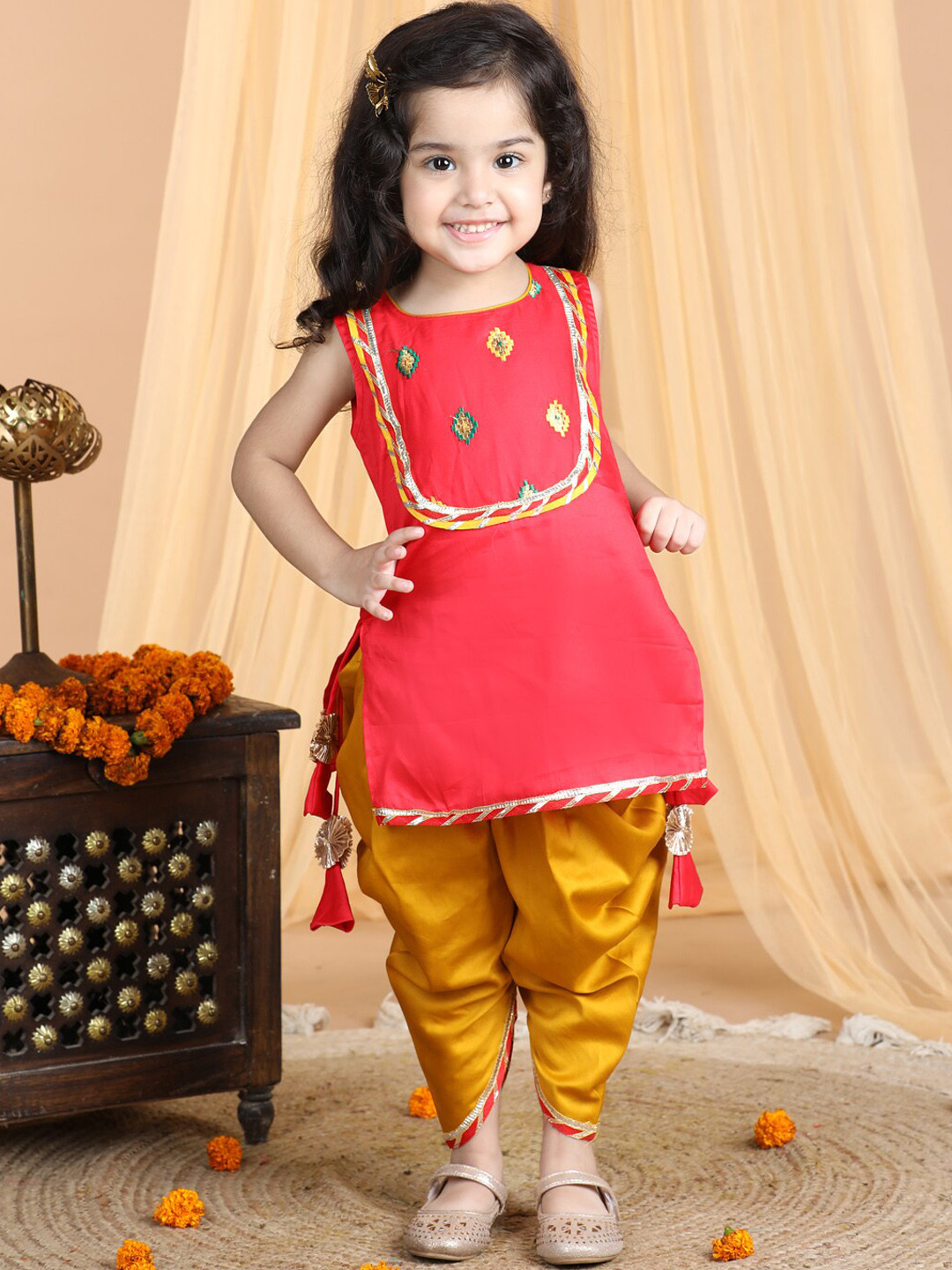 Here&Now X Kinder Kids Girls Floral Yoke Design Pure Cotton Thread Work Kurti With Dhoti Pants
