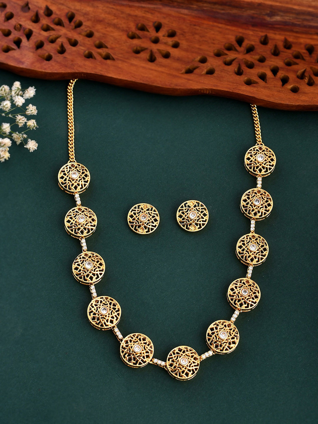 Voylla Nazakat Zoya Gold Plated Stone Studded Jewellery Set