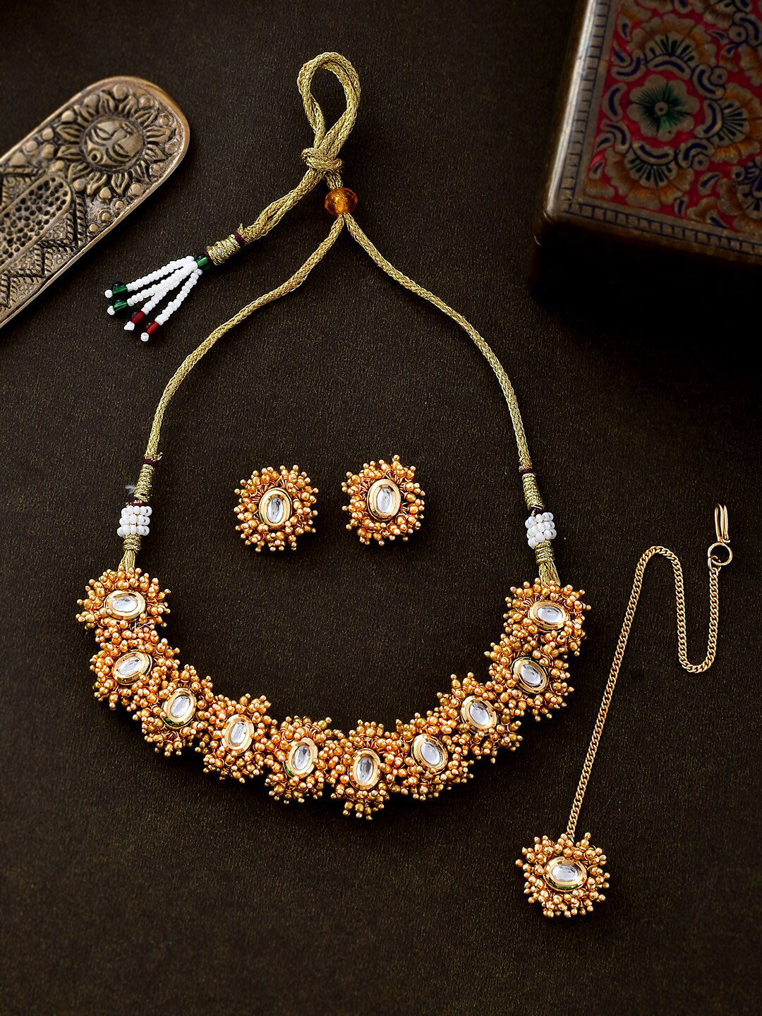 Voylla Veerangana Yellow Gold Plated Oval Cut Kundan Studded Jewellery Set With Maang Tika