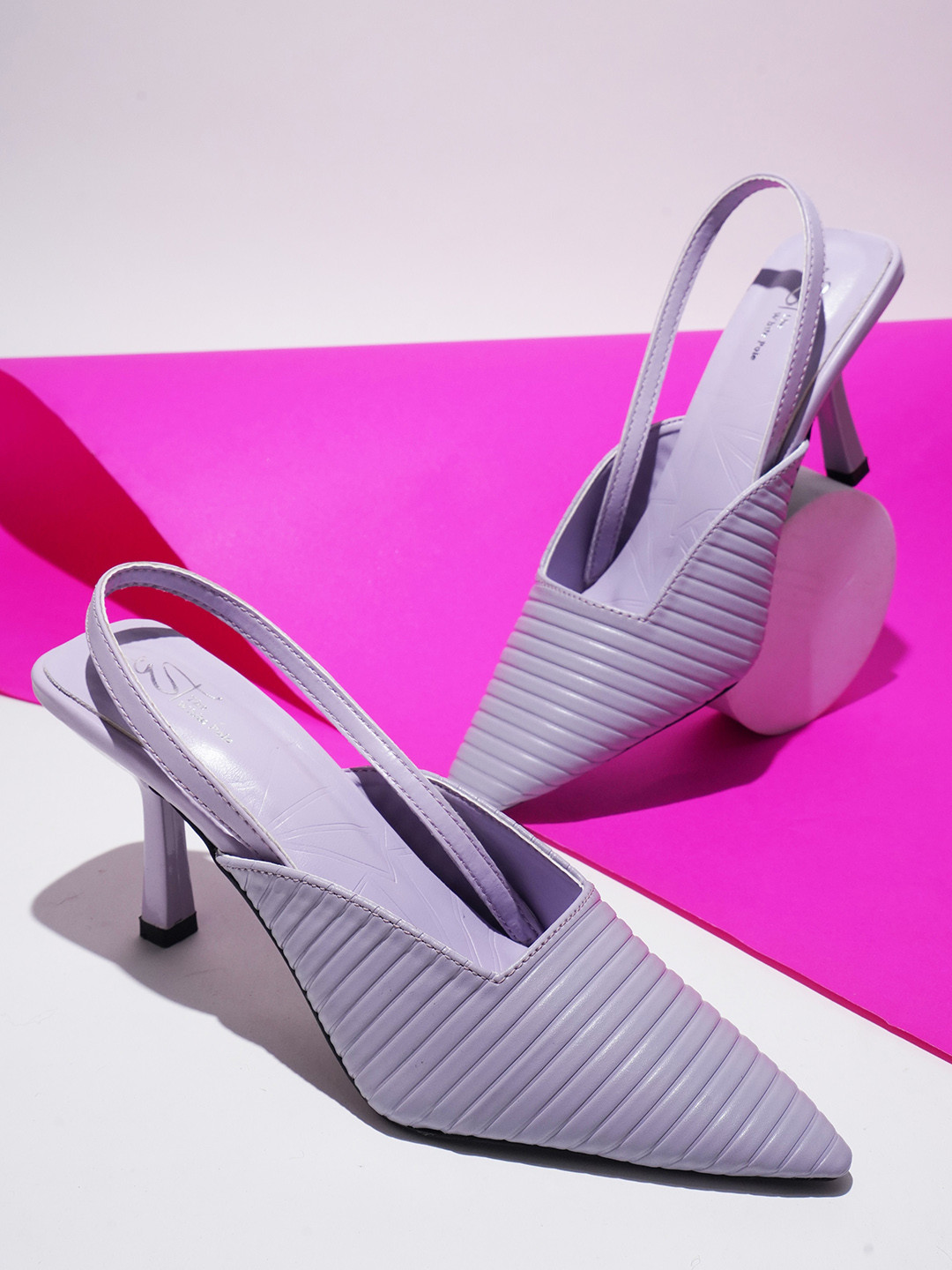 THE WHITE POLE Textured Pointed Toe Slim Heels