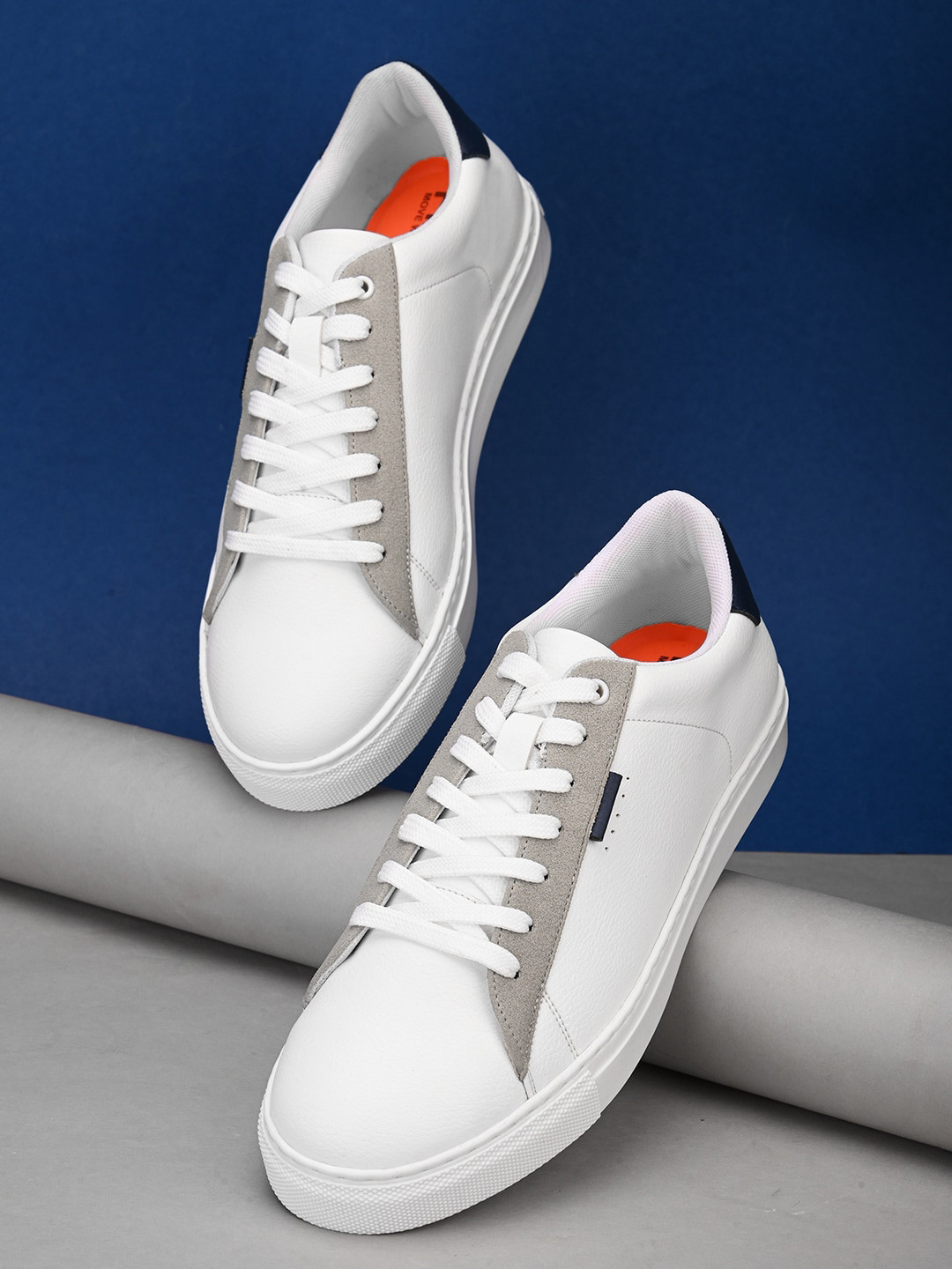 HRX by Hrithik Roshan Men White & Grey Skate Street Colourblocked Lightweight Sneakers