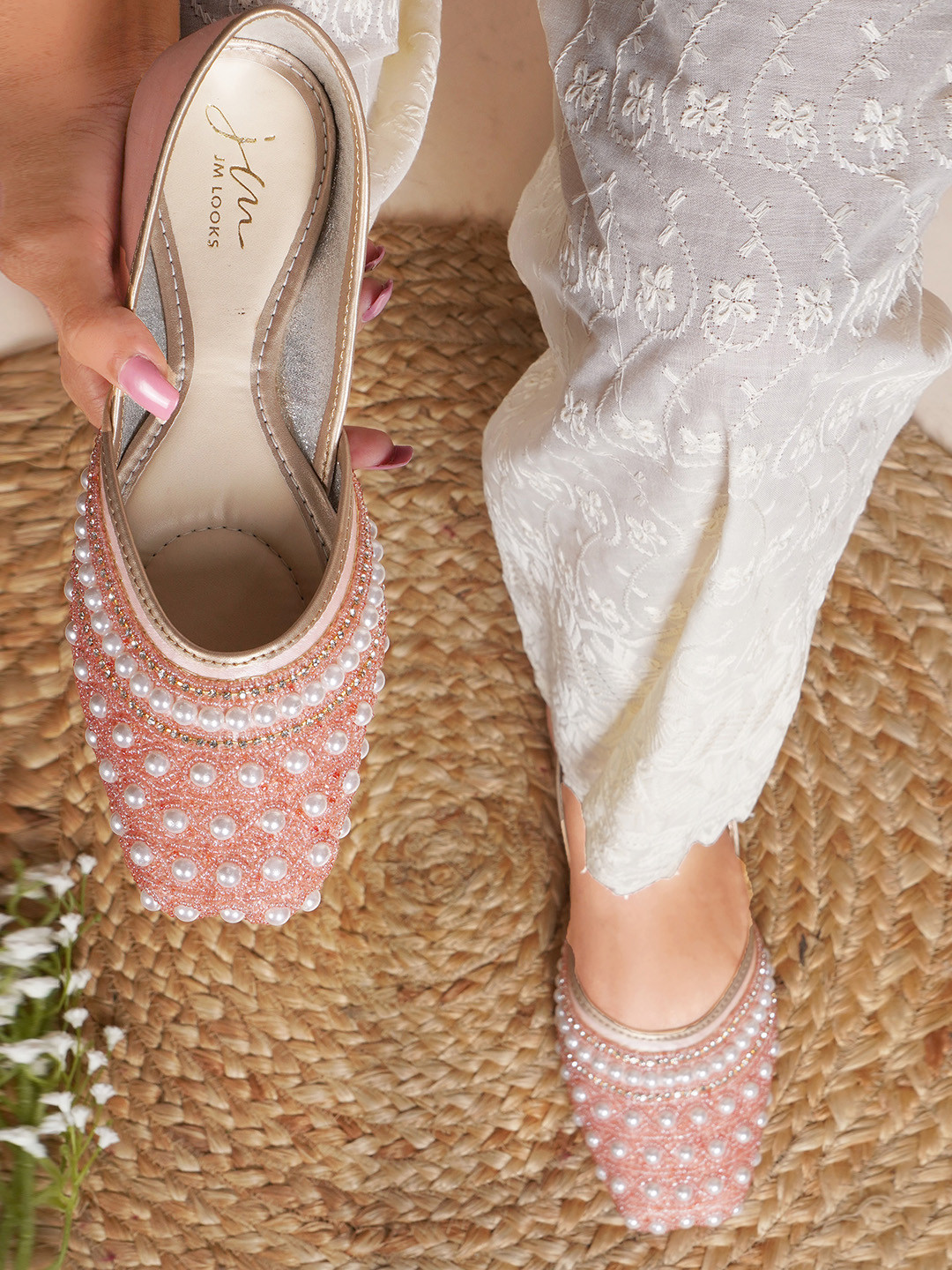 JM Looks Women Embellished Ethnic Mojaris Flats