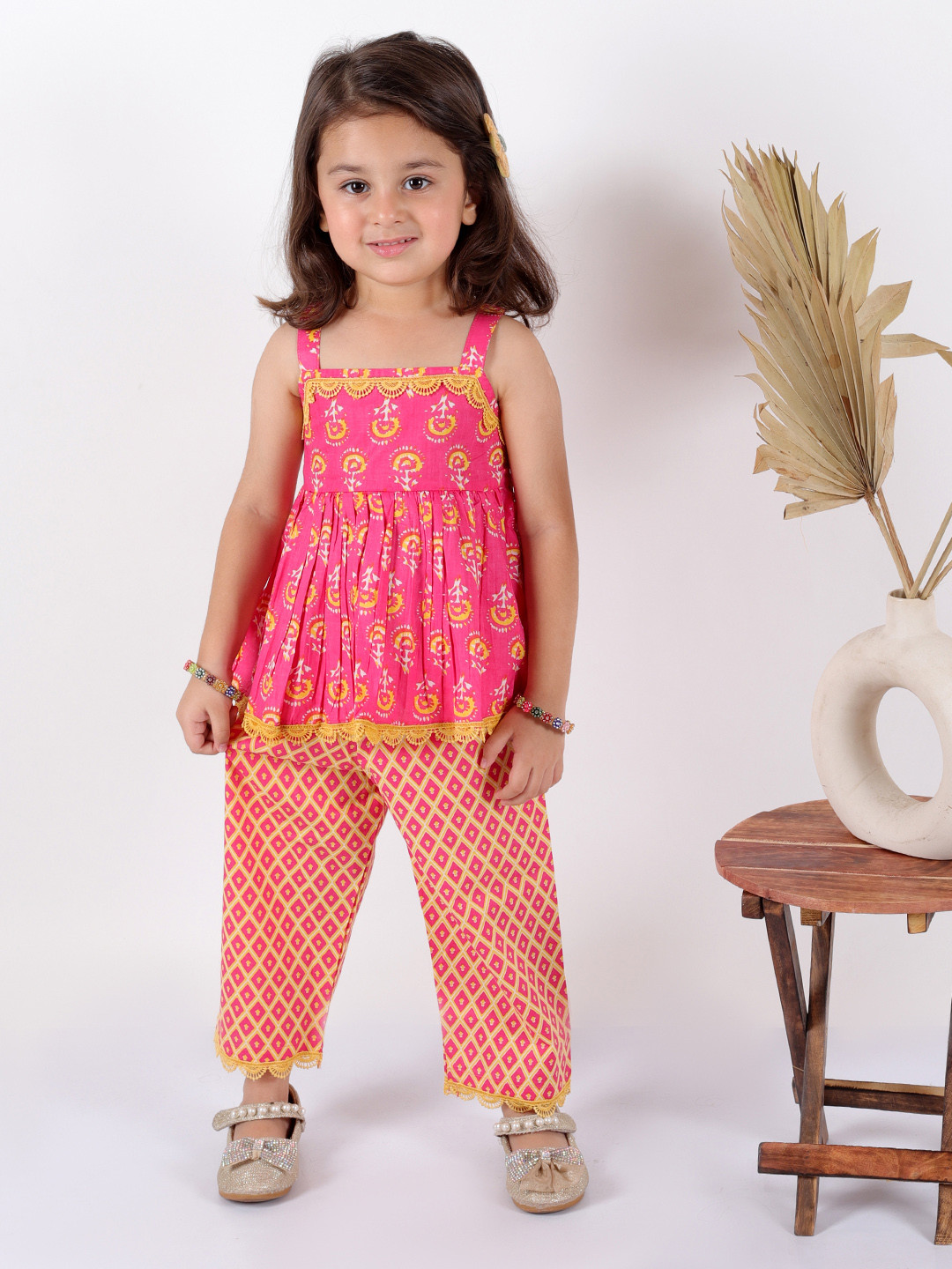 Superminis Girls Pink Ethnic Motifs Printed Pure Cotton Kurti with Palazzos Sleeveless Kurta Set