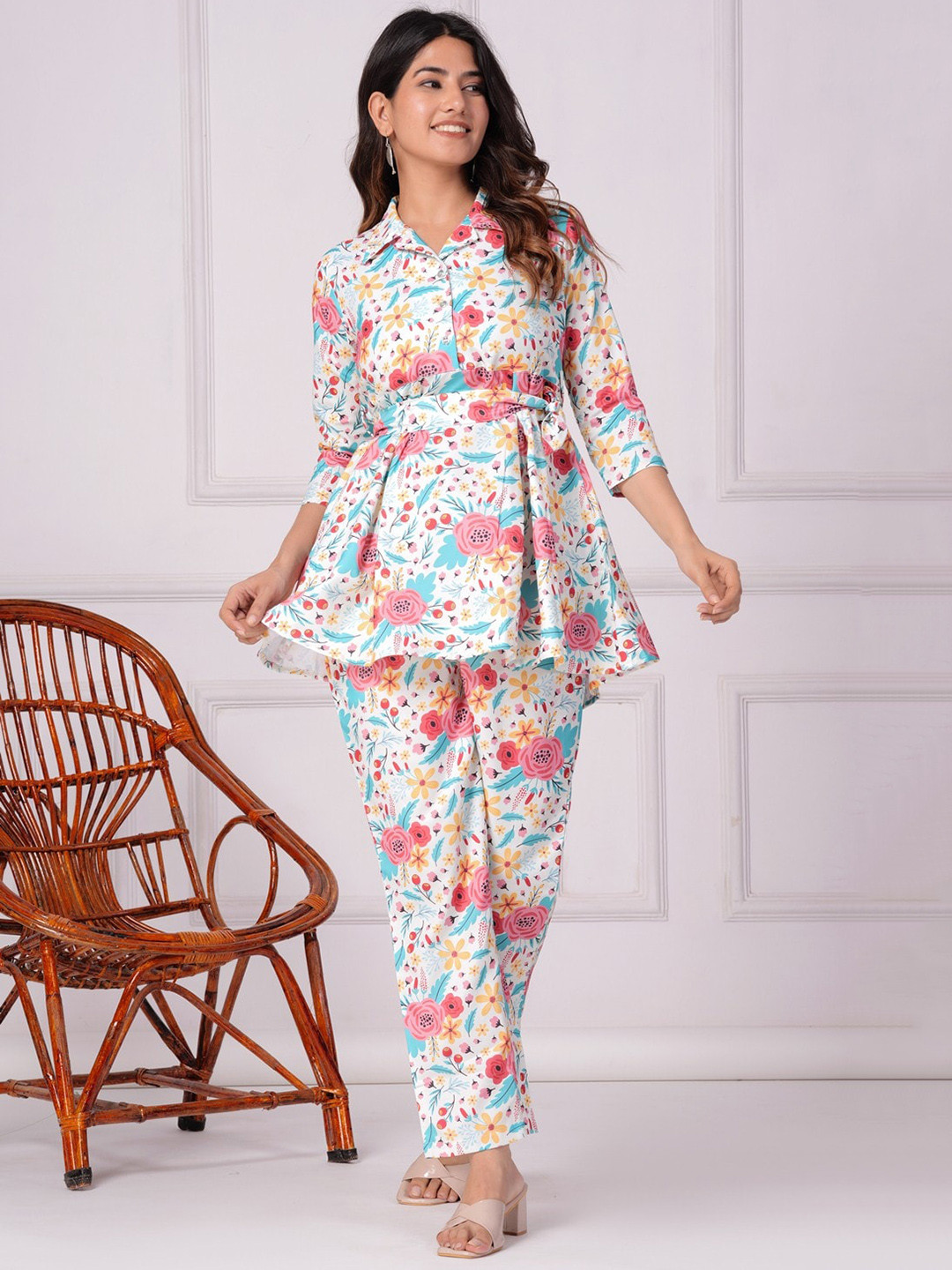 Vastralay Floral Printed Shirt Collar Tie-Up Belt Tunic With Trousers