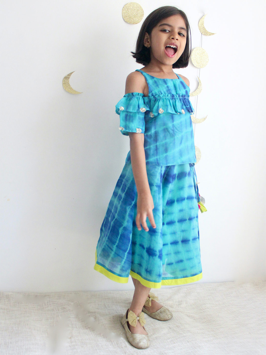 charkhee Girls Tie & Dye Dyed Cold Shoulder Sleeves Ready to Wear Lehenga & Choli