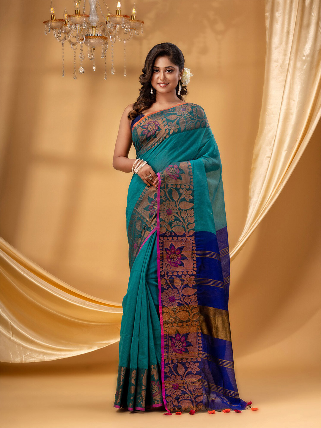 DESH BIDESH Floral Woven Dsign Zari Silk Cotton Taant Saree