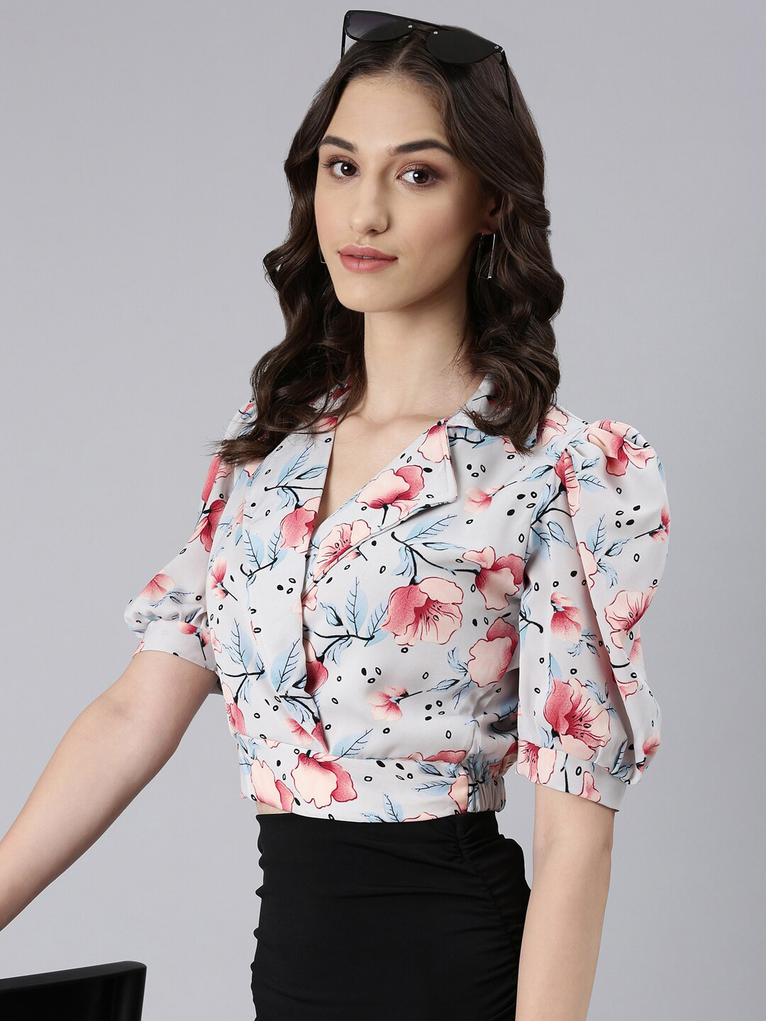 SHOWOFF Floral Printed Puffed Sleeve Shirt Collar Crepe Wrap Crop Top