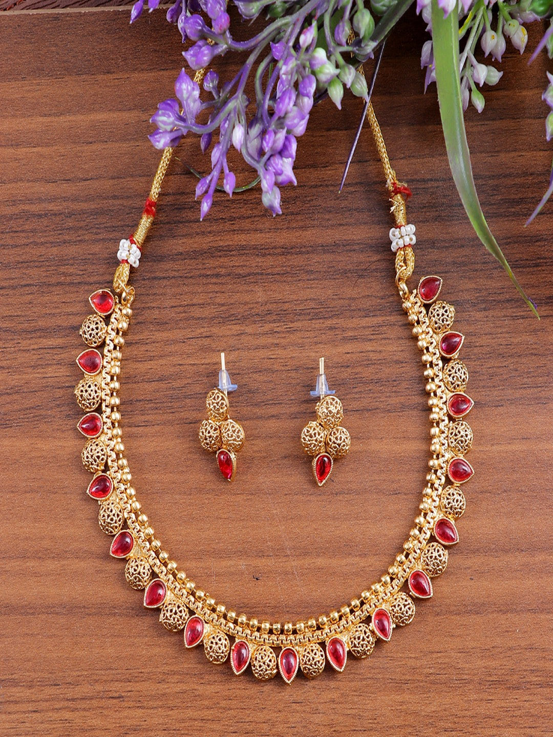 UNIVERSITY TRENDZ Gold-Plated Kundan-Studded Maharastrian Choker Jewellery Set