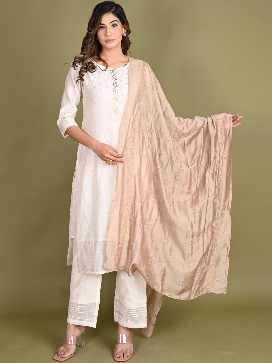 Do Dhaage Woven Design Beads and Stones Kurta with Trousers & Dupatta