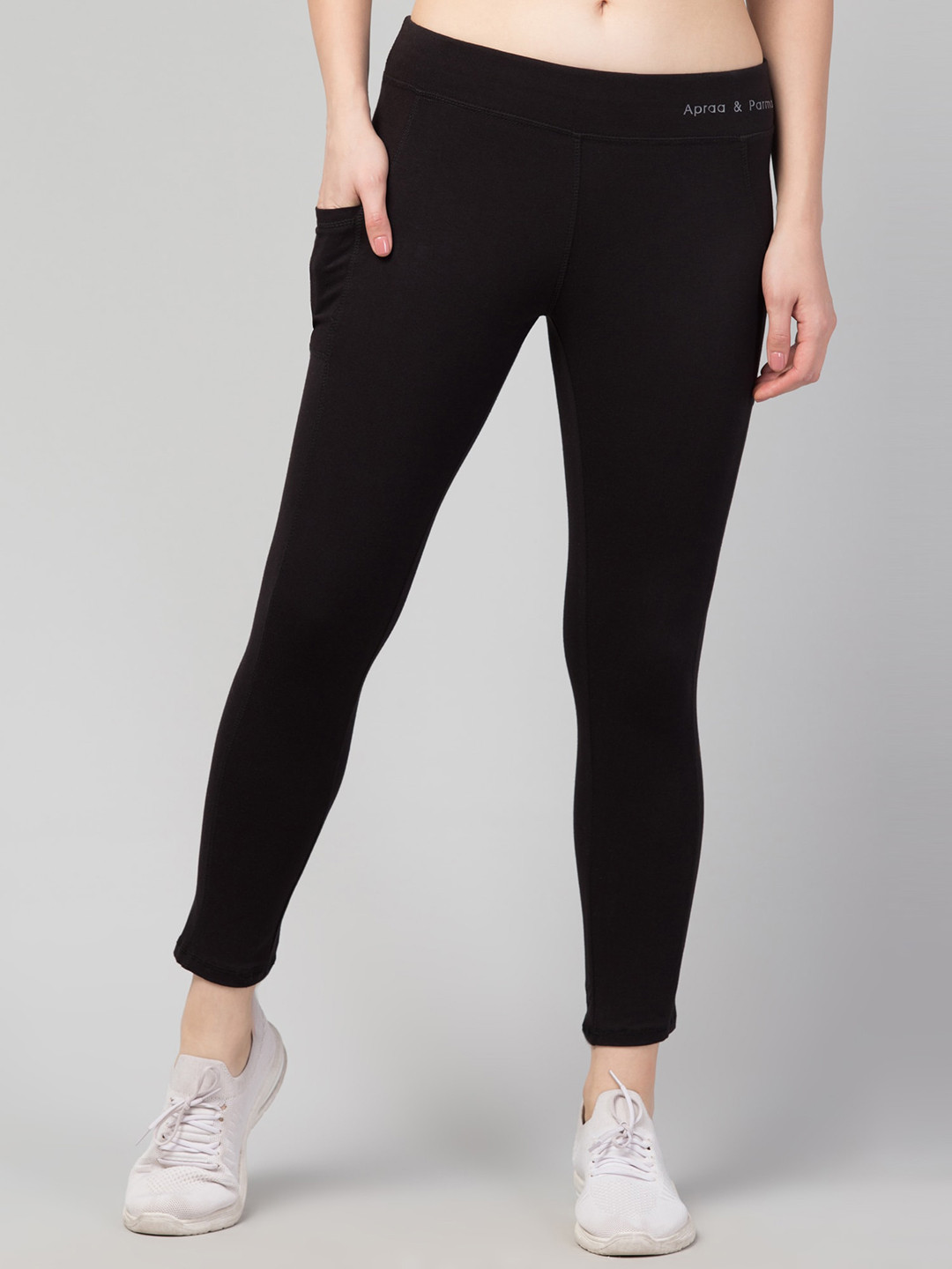 Apraa & Parma Women Slim Fit Pocket Detail Sports Tights
