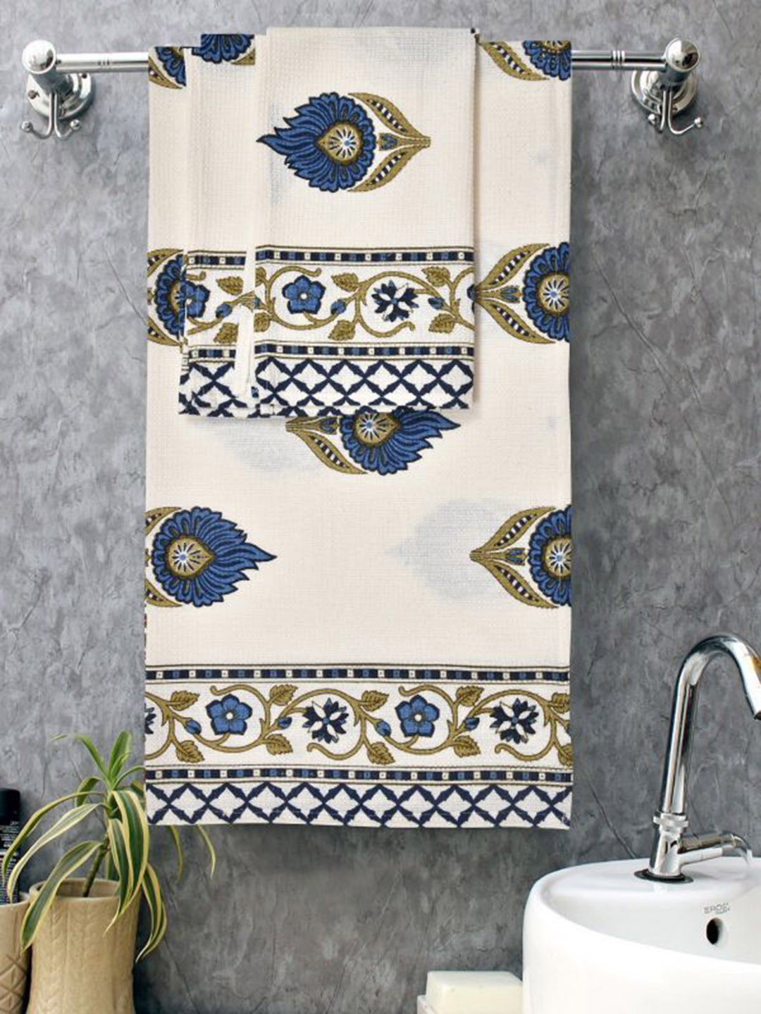 MAFATLAL 3 Pcs White & Blue Printed 210 GSM Pure Cotton Super Absorbent Towel Set