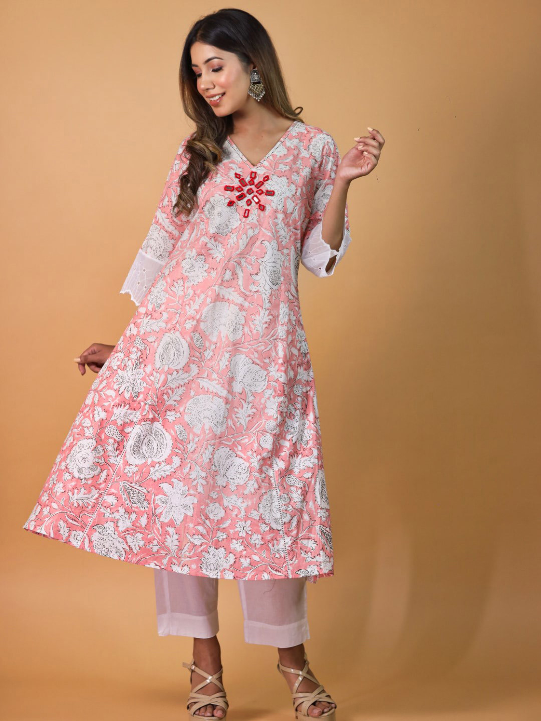 Trinjann Floral Printed V-Neck Mirrok Work Cotton Kurta