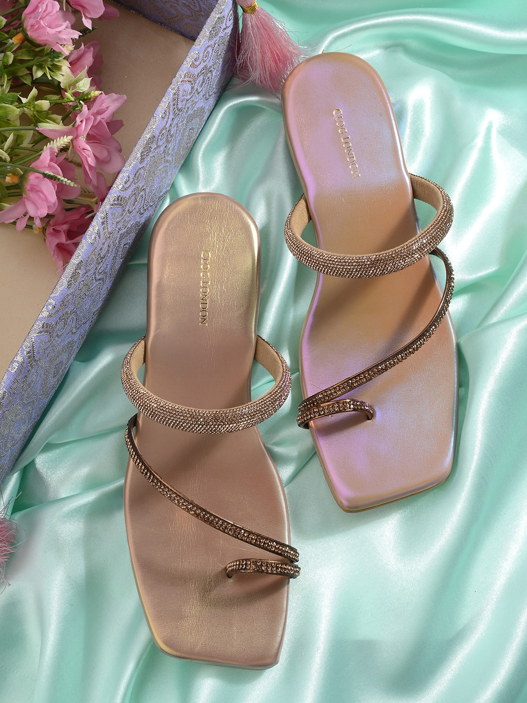 CLOG LONDON Women Embellished Party One Toe Flats