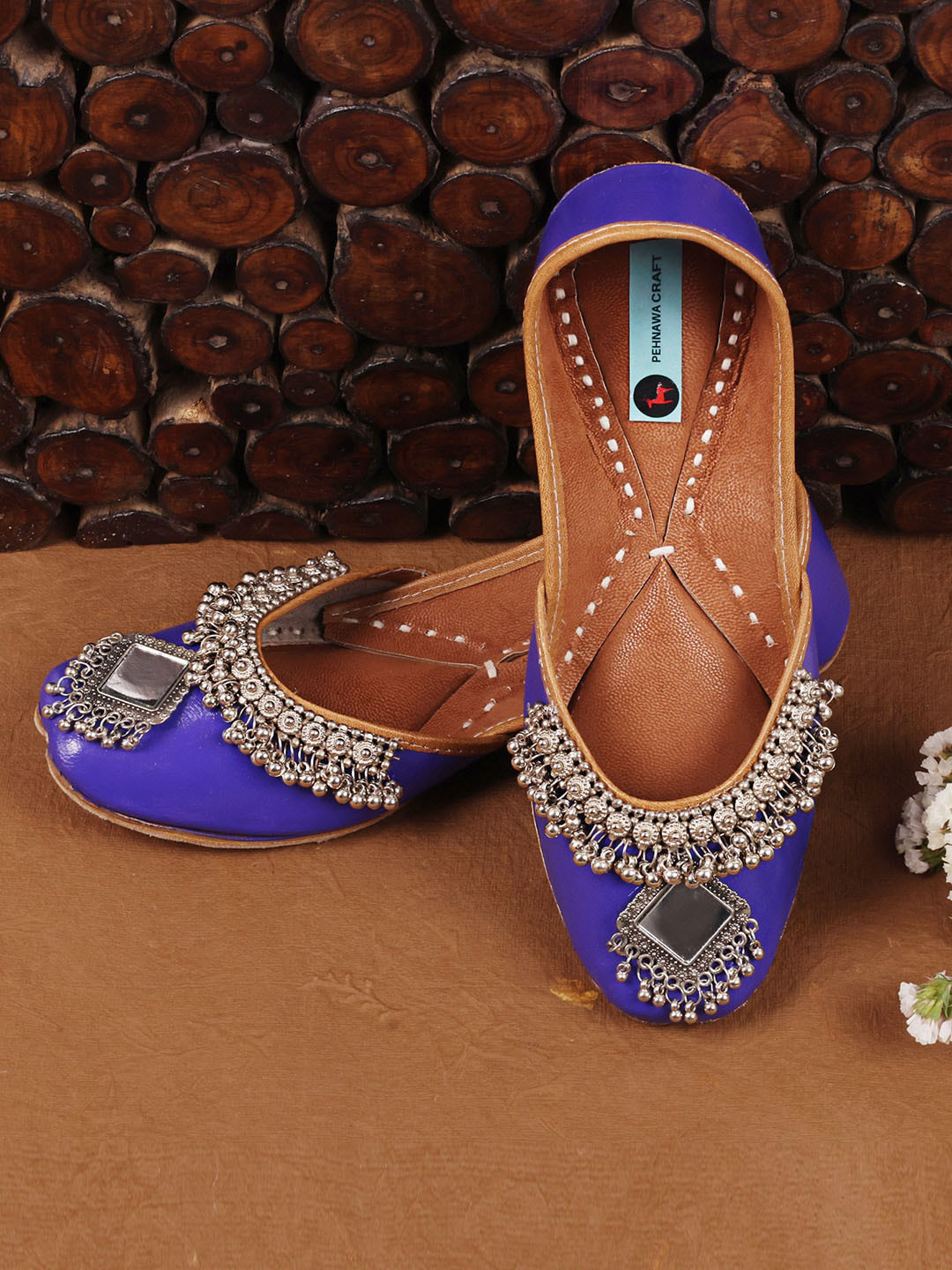 PehnawaCraft Oxodised Embellished Leather Mojaris