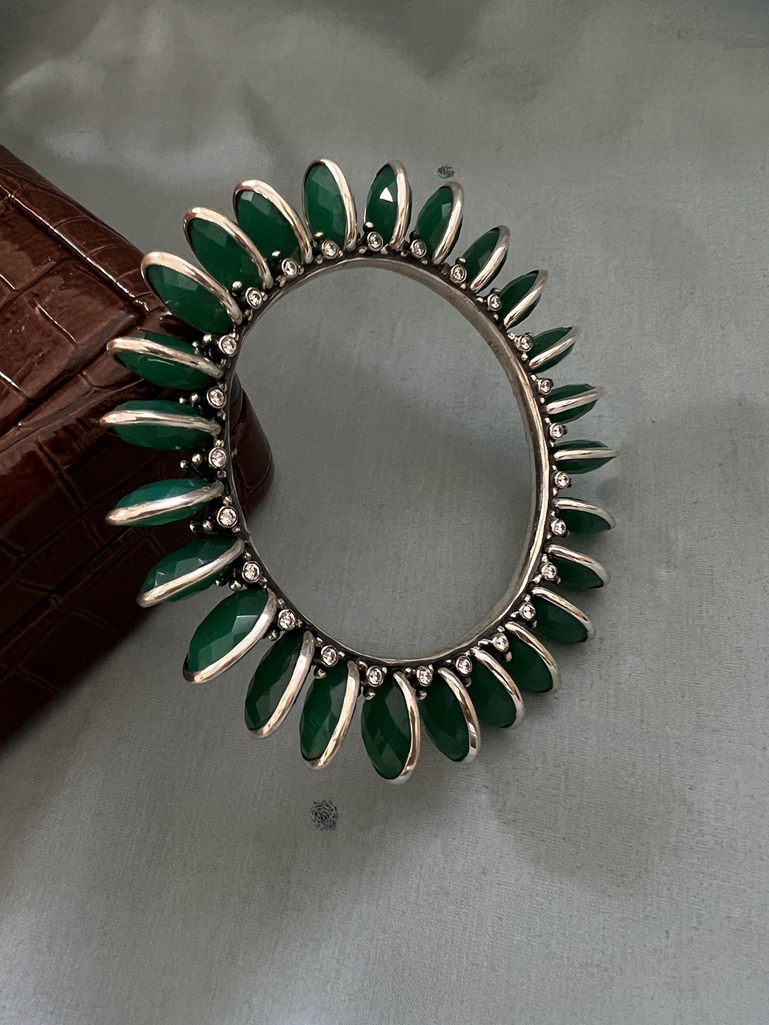 Arte Jewels 925 Sterling Silver Green Stone Bangle