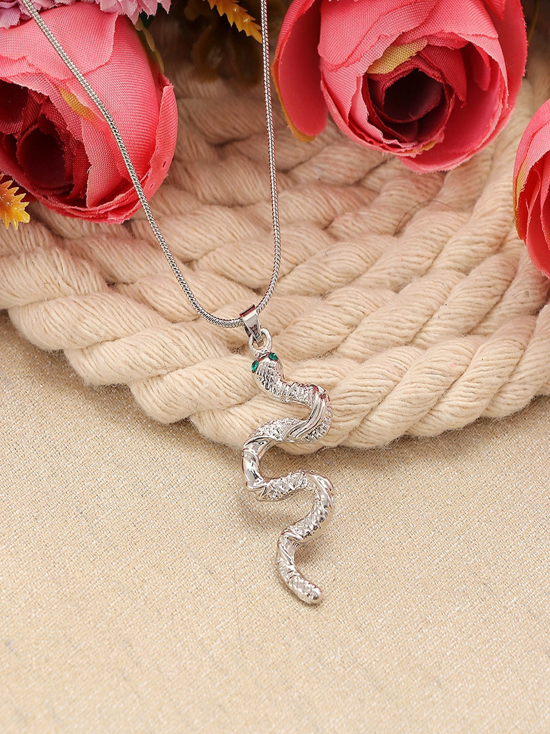 UNIVERSITY TRENDZ Silver-Plated Snake Pendant Chunky Chain