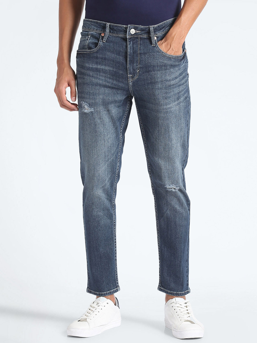 Flying Machine Men Blue Tapered Fit Mildly Distressed Ripped Light Fade Cotton Jeans