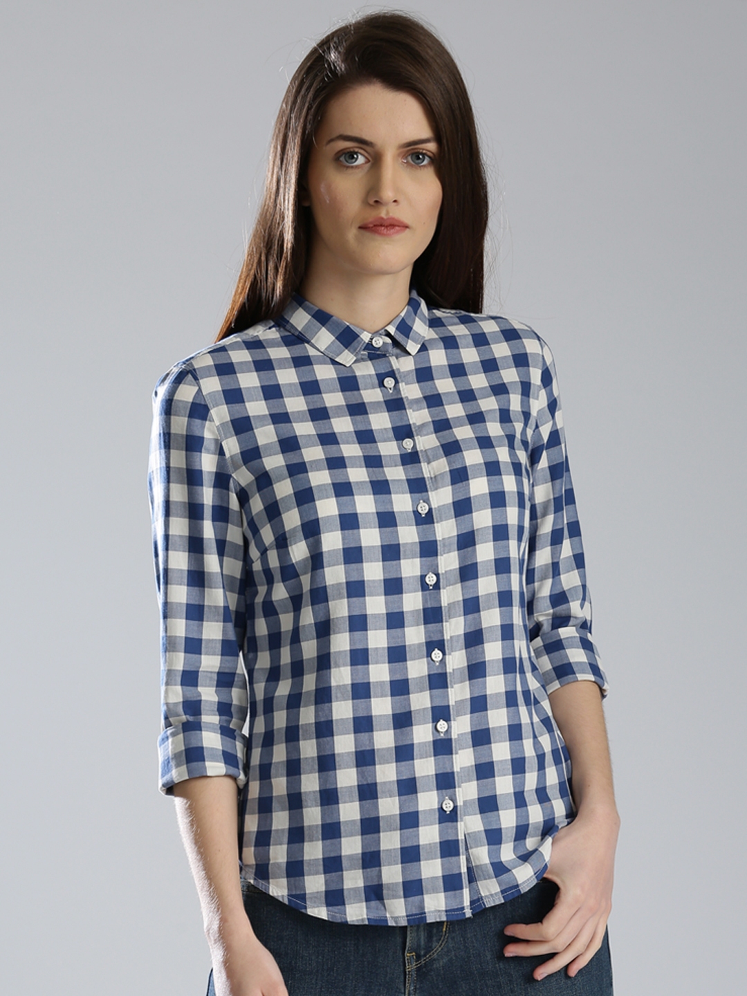 Buy Levis Women Blue & White Regular Fit Checked Casual Shirt - Shirts for  Women 2512876 | Myntra