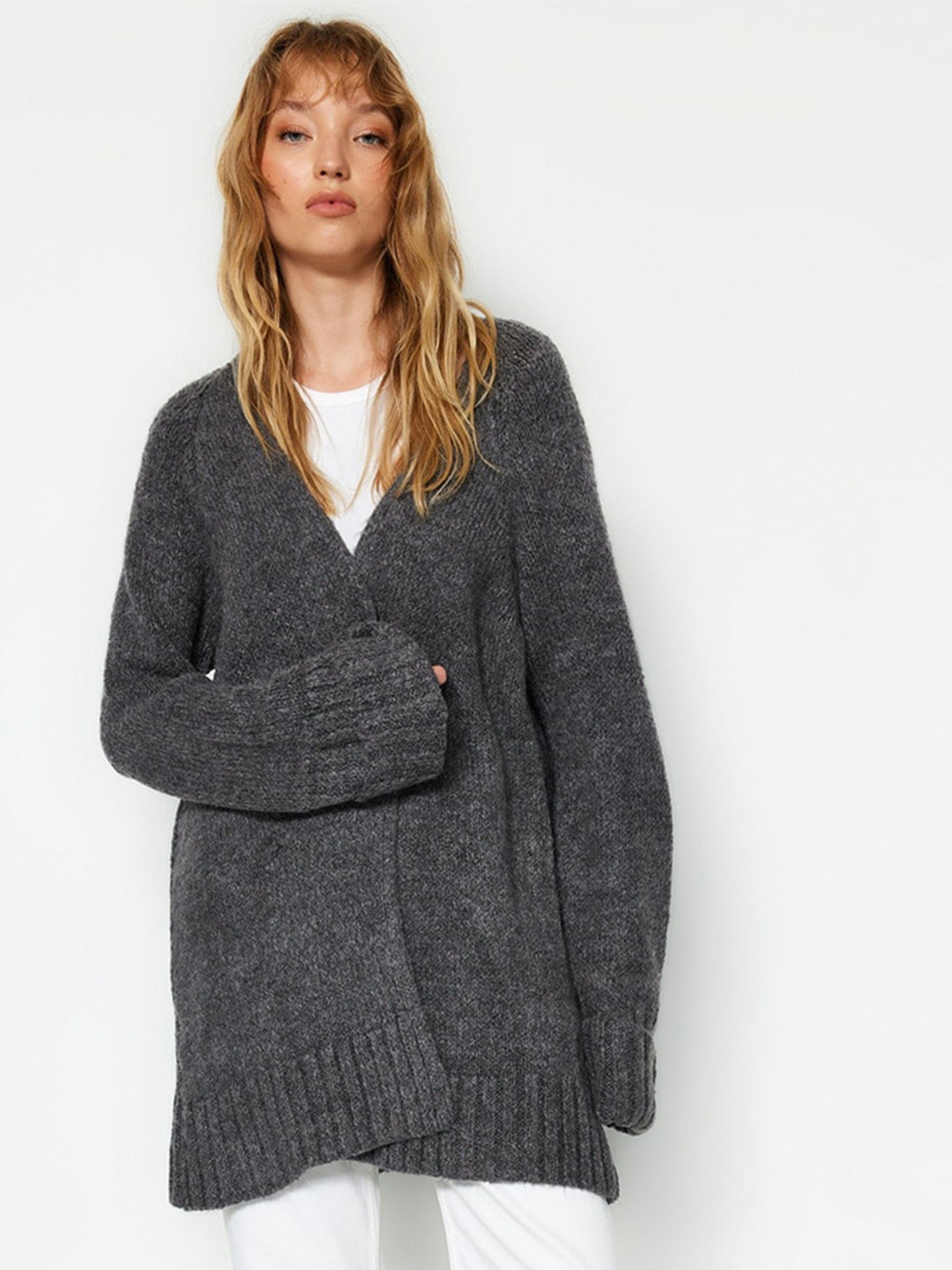 Trendyol Acrylic V-Neck Longline Front-Open Sweaters