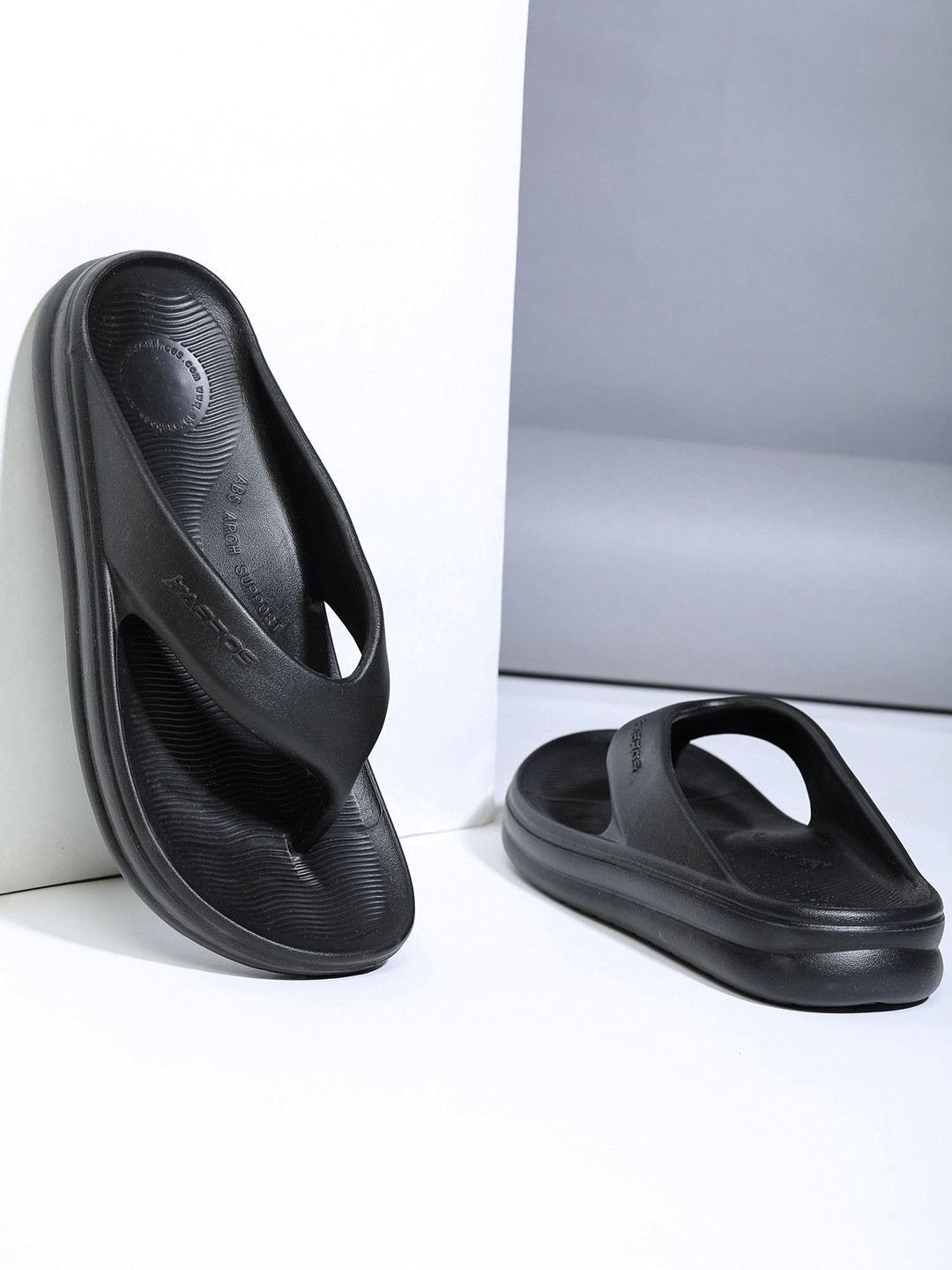 ABROS Men Textured Thong Flip-Flops