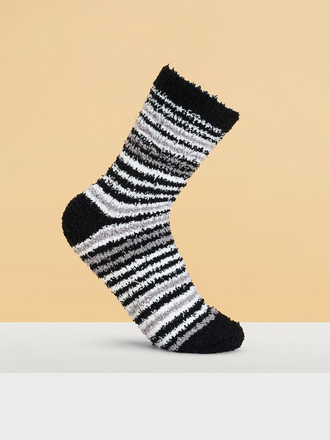 BYFORD by Pantaloons Men Striped Fuzzy Calf-Length Socks