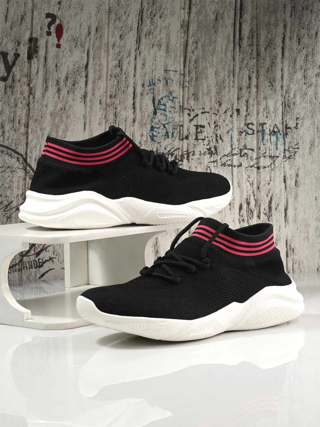 HRX by Hrithik Roshan Women Black & Red Mesh Walking Shoes