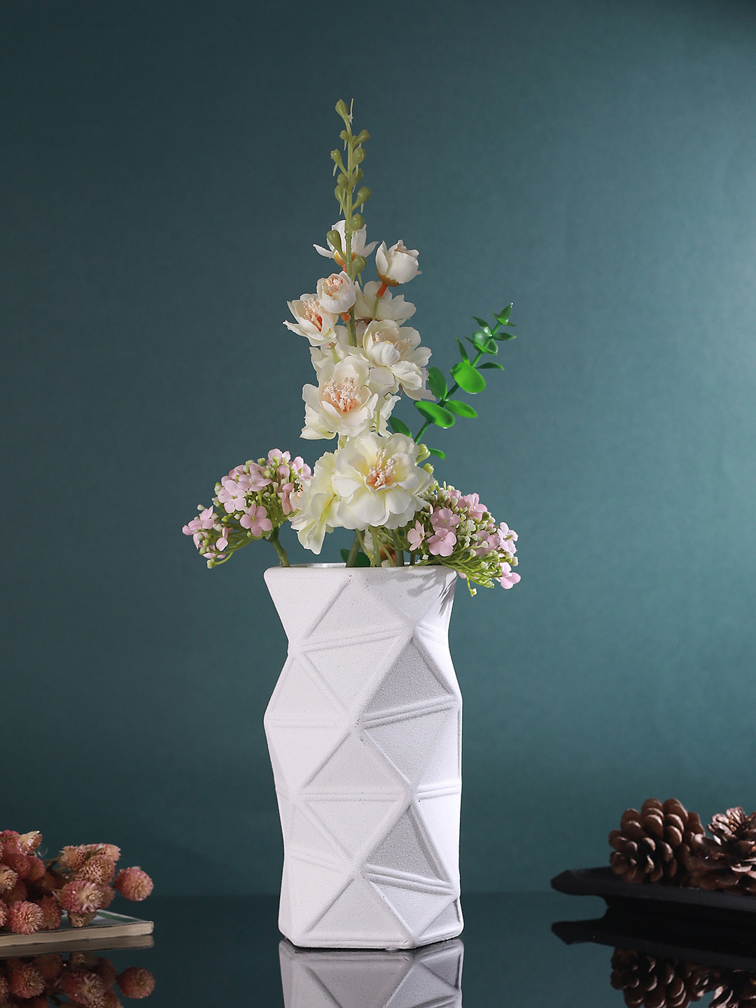 TIED RIBBONS White Geometric Ceramic Flower Vase