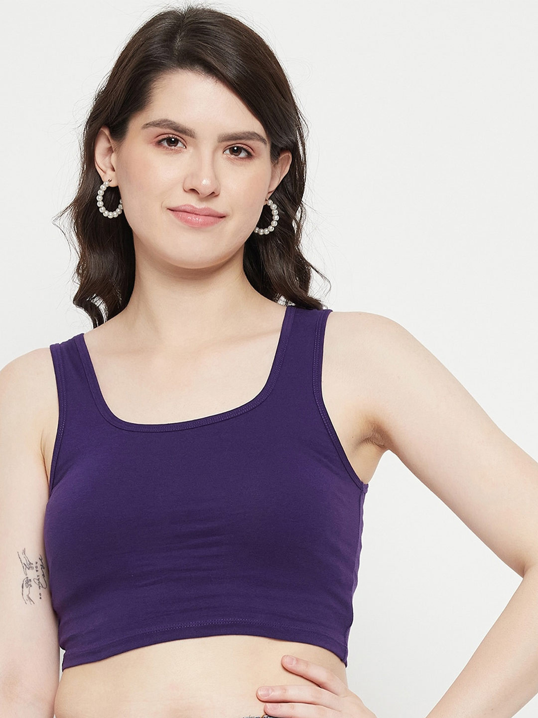 Hypernation Ribbed Fitted Crop Top