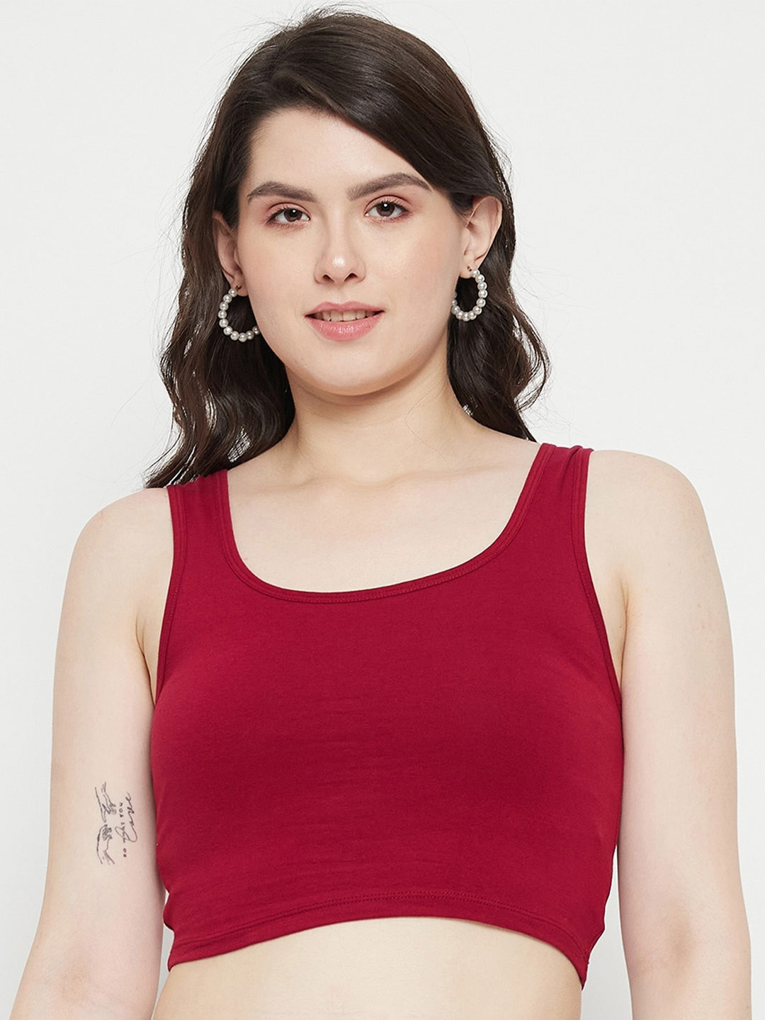 Hypernation Ribbed Fitted Crop Top