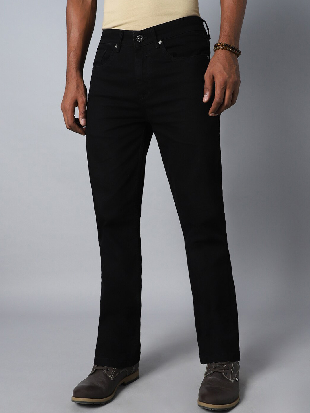 High Star Men Black Relaxed Fit Mildly Distressed Stretchable Jeans