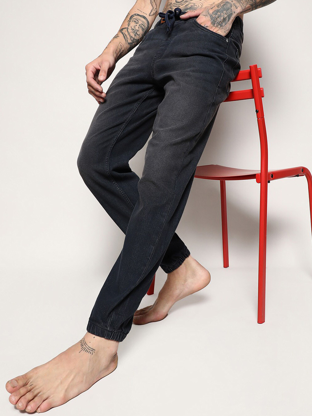 Campus Sutra Men Grey Smart Slim Fit Low Distress Light Fade Stretchable Jeans
