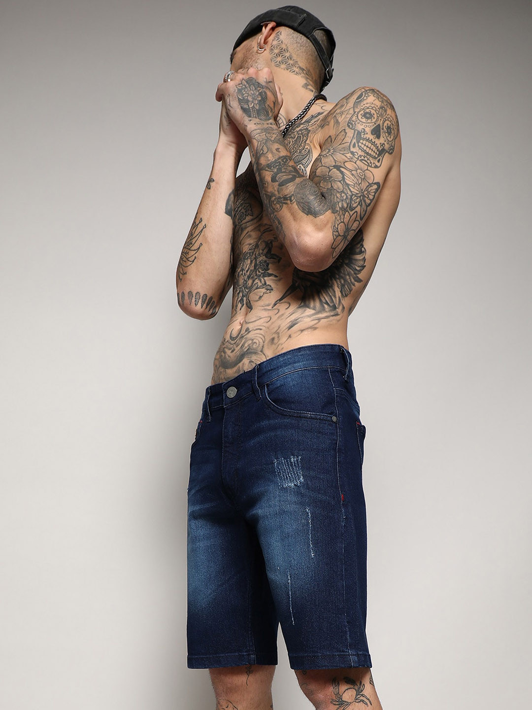 Campus Sutra Men Washed Outdoor Denim Shorts with Technology