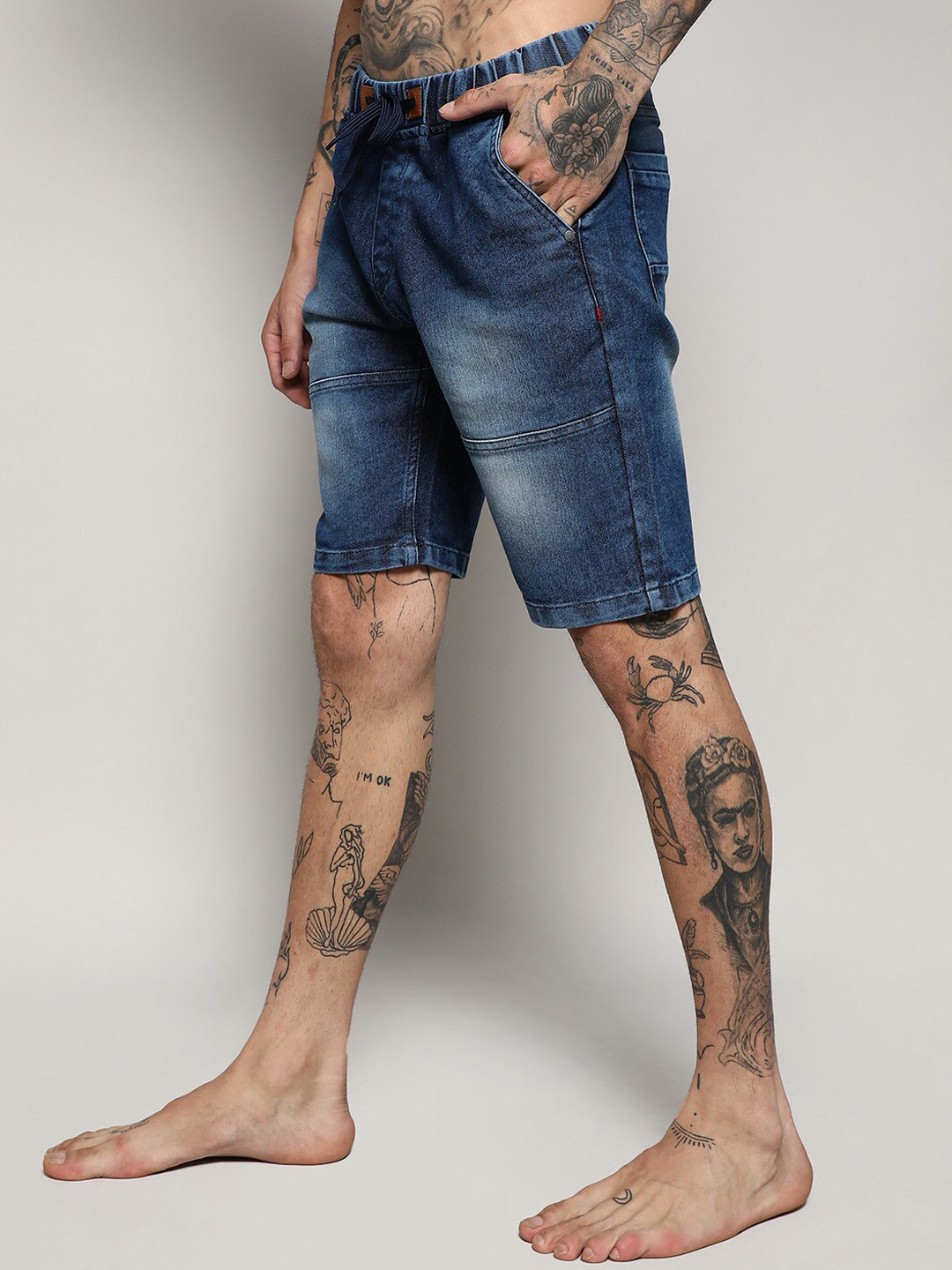 Campus Sutra Men Blue Washed Outdoor Denim Shorts with Technology